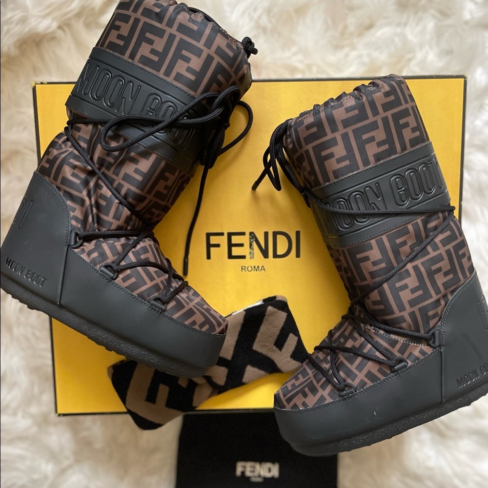 Fendi Snow Boots & Fendi Headband
